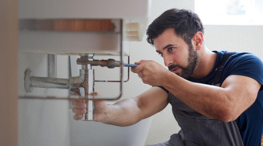 Local tankless water heater installation in Switz City, IN
